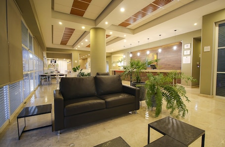 Recepción. Turotel Morelia