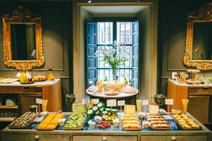 Daily buffet breakfast for a fee