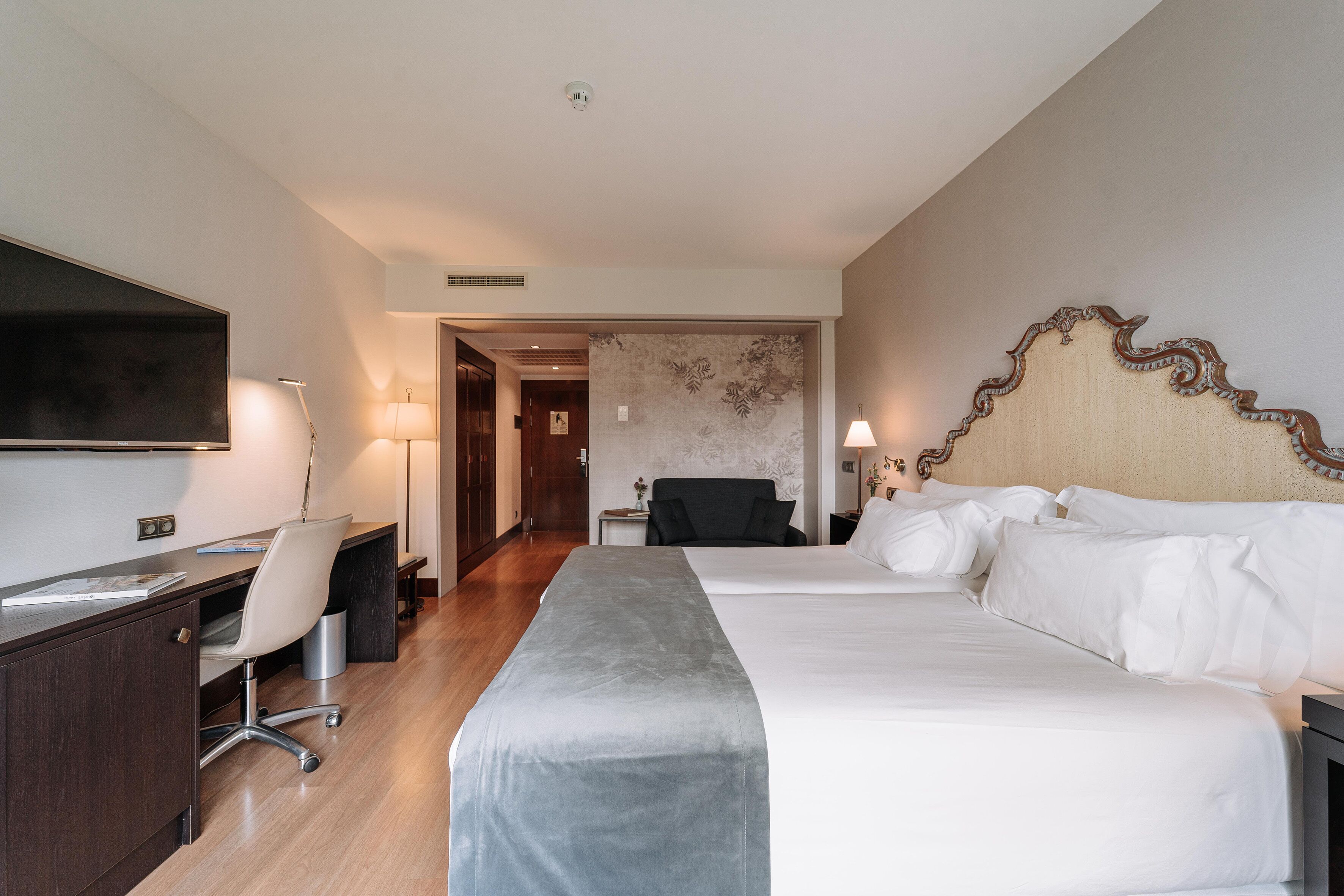 minibar, in-room safe, desk, blackout curtains