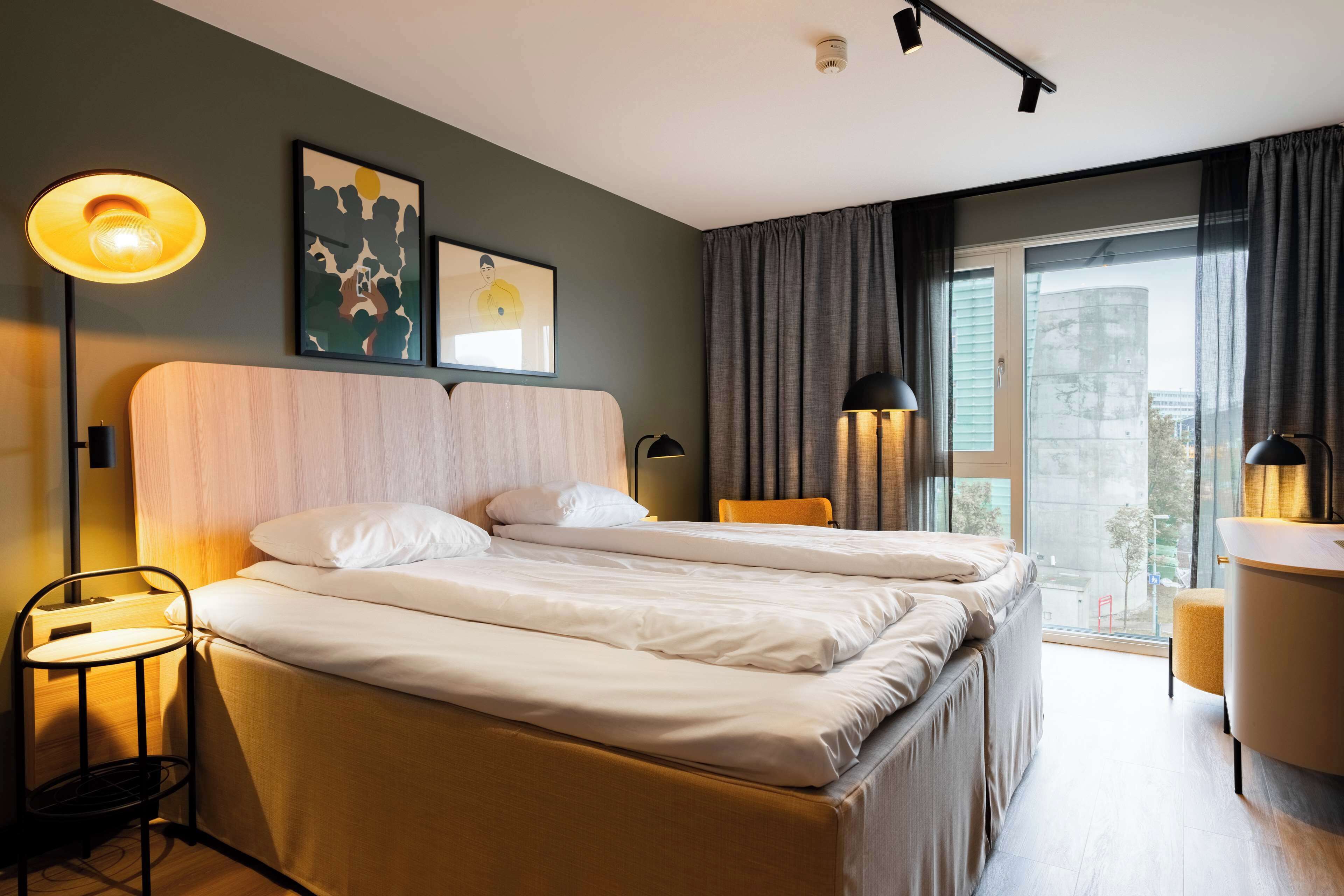 standard twin room | 1 bedroom, desk, laptop workspace, free cots/infant beds