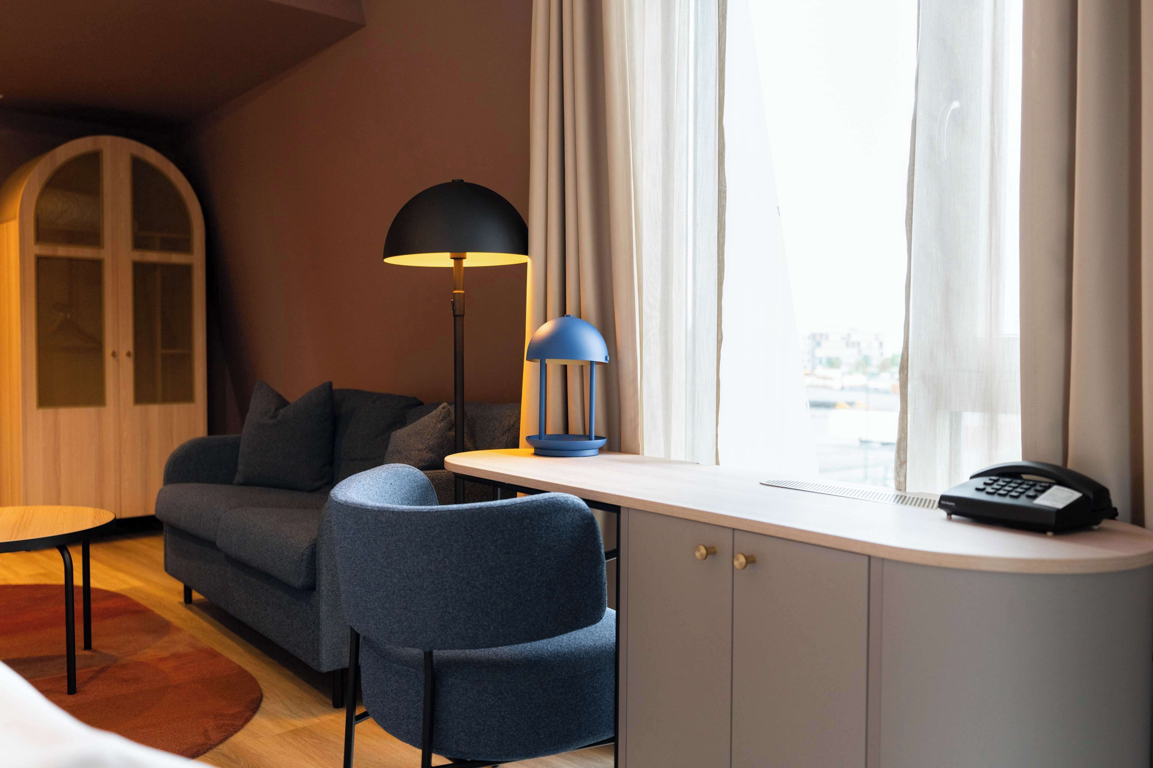 superior room, 1 king bed, river view | 1 bedroom, desk, laptop workspace, free cots/infant beds