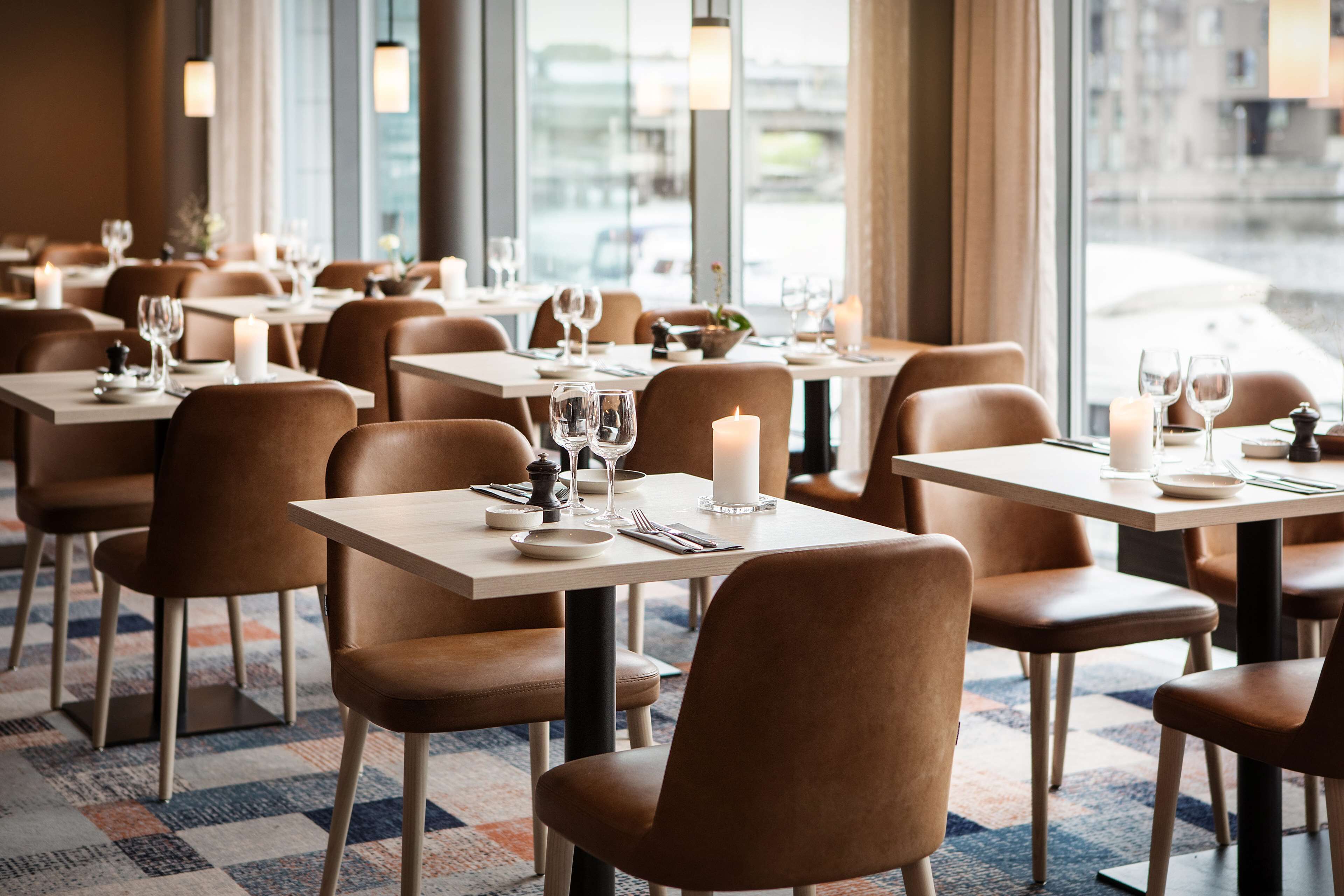 อาหารเช้าแบบบุฟเฟ่ต์ทุกวัน (NOK 225 ต่อคน)