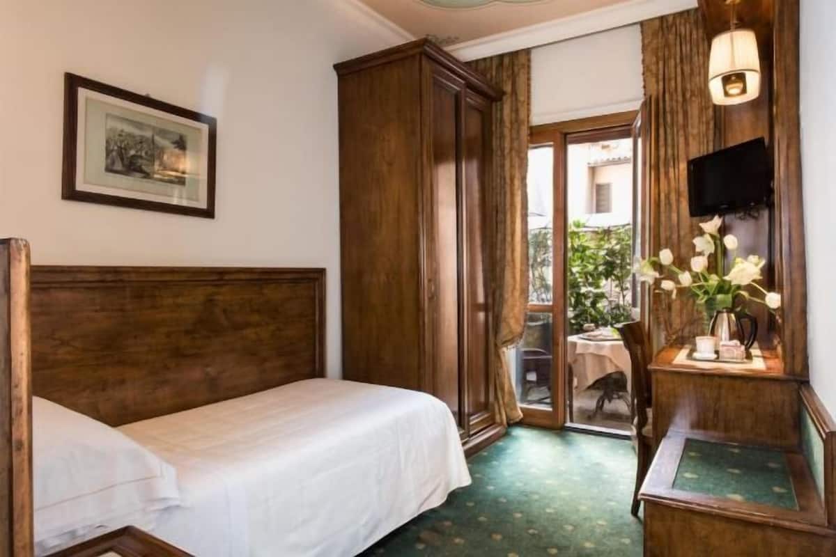 1 habitación, minibar y caja de seguridad en la habitación