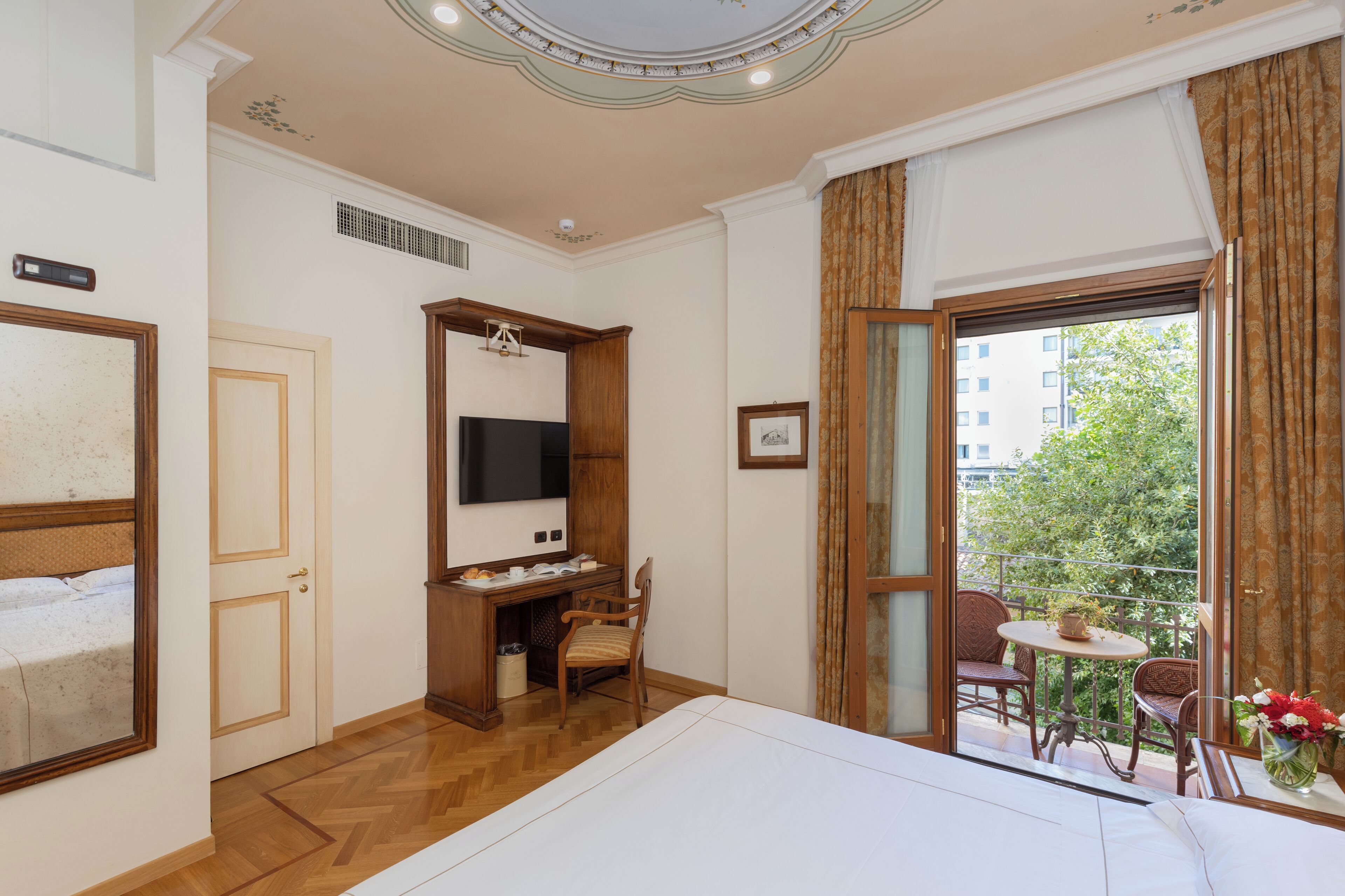 Double or Twin Room (with balcony)