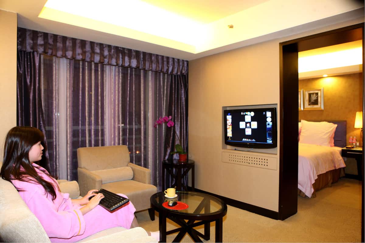 Minibar, in-room safe, desk, blackout drapes