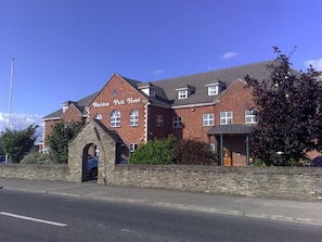 Exterior - Sheldon Park Hotel and Leisure Club (Dublin)