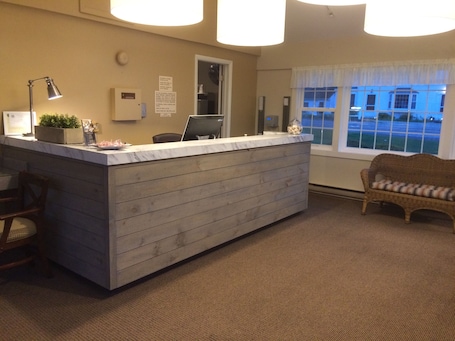 Reception. Holiday Hill Inn & Suites