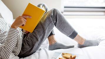 Verdunkelungsvorhänge, Bügeleisen/Bügelbrett, kostenlose Babybetten