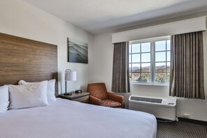 Standardzimmer, 1 King-Bett, Nichtraucher, Bergblick | Bügeleisen/Bügelbrett, kostenloses WLAN, Bettwäsche
