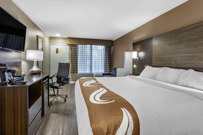 Suite, 1 King Bed, Non Smoking | Individually furnished, desk, laptop workspace, blackout drapes - Quality Inn & Suites Pawleys Island (Pawleys Island)