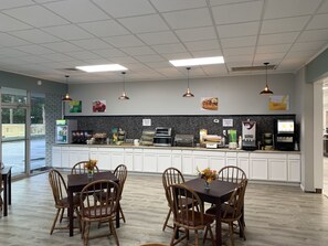 Coffee service - Quality Inn & Suites Pawleys Island (Pawleys Island)