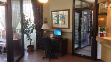 Check-in/check-out kiosk