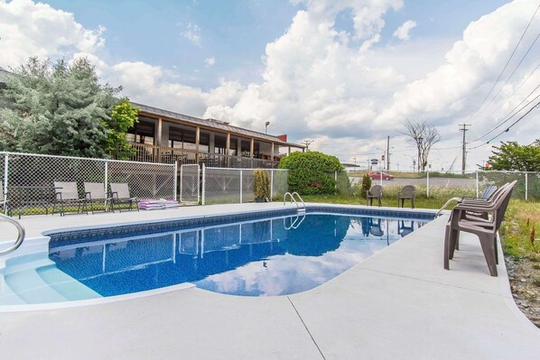 Seasonal outdoor pool