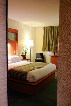 In-room safe, blackout curtains, soundproofing, rollaway beds