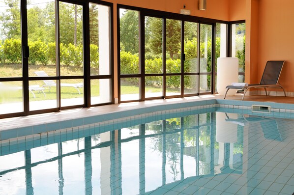 Indoor pool, pool loungers