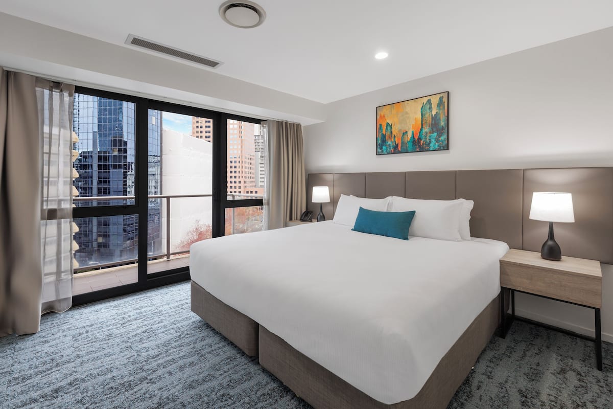 Desk, iron/ironing board, WiFi (free), alarm clocks