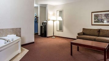 套房, 1 張特大雙人床和 1 張沙發床, 無障礙, 非吸煙房 (Accesible Tub) | 高級寢具、書桌、筆電工作空間、熨斗/熨衣板