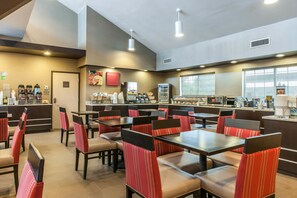 Free daily buffet breakfast - Comfort Suites Columbus Expo Center (Columbus)