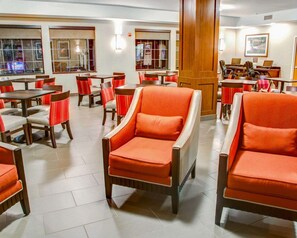 Free daily buffet breakfast - Comfort Suites Tyler South (Tyler)