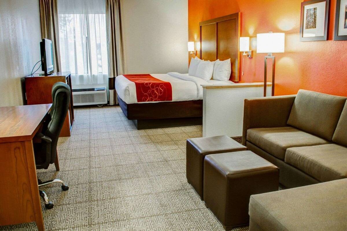 Premium bedding, desk, blackout drapes, soundproofing