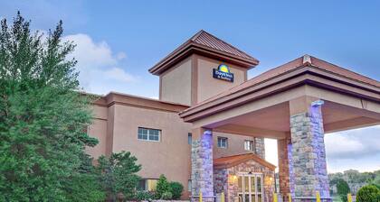 Days Inn by Wyndham Ridgefield NJ