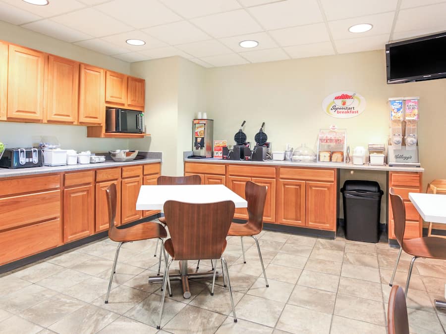 TĂ€gliches inbegriffenes FrĂŒhstĂŒck zum Mitnehmen