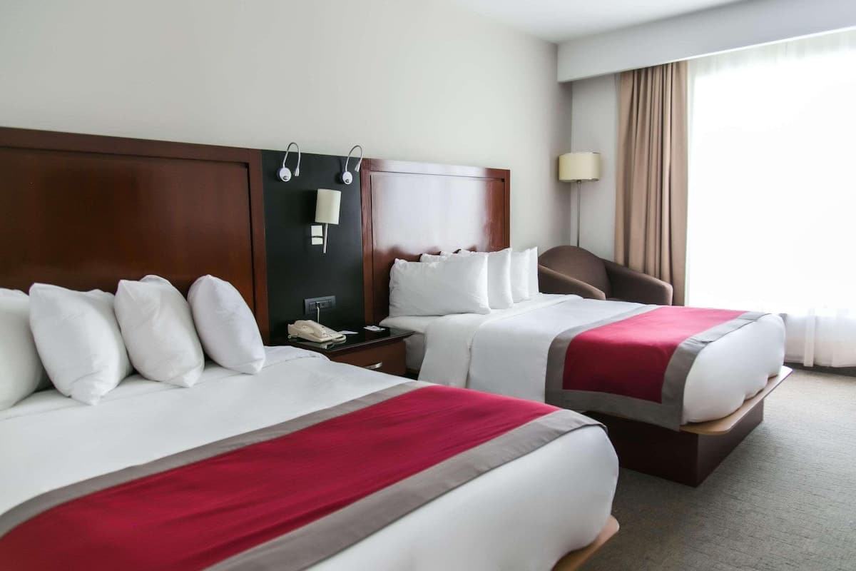 1 bedroom, premium bedding, in-room safe, desk