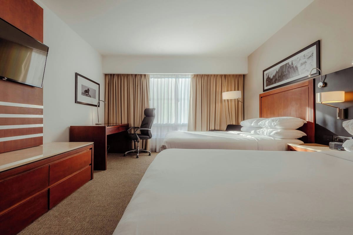 Deluxe Room, 2 Double Beds, Pool View