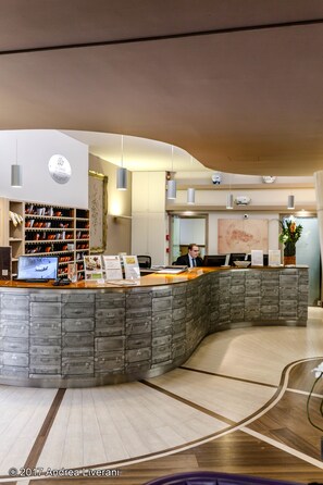 Concierge desk