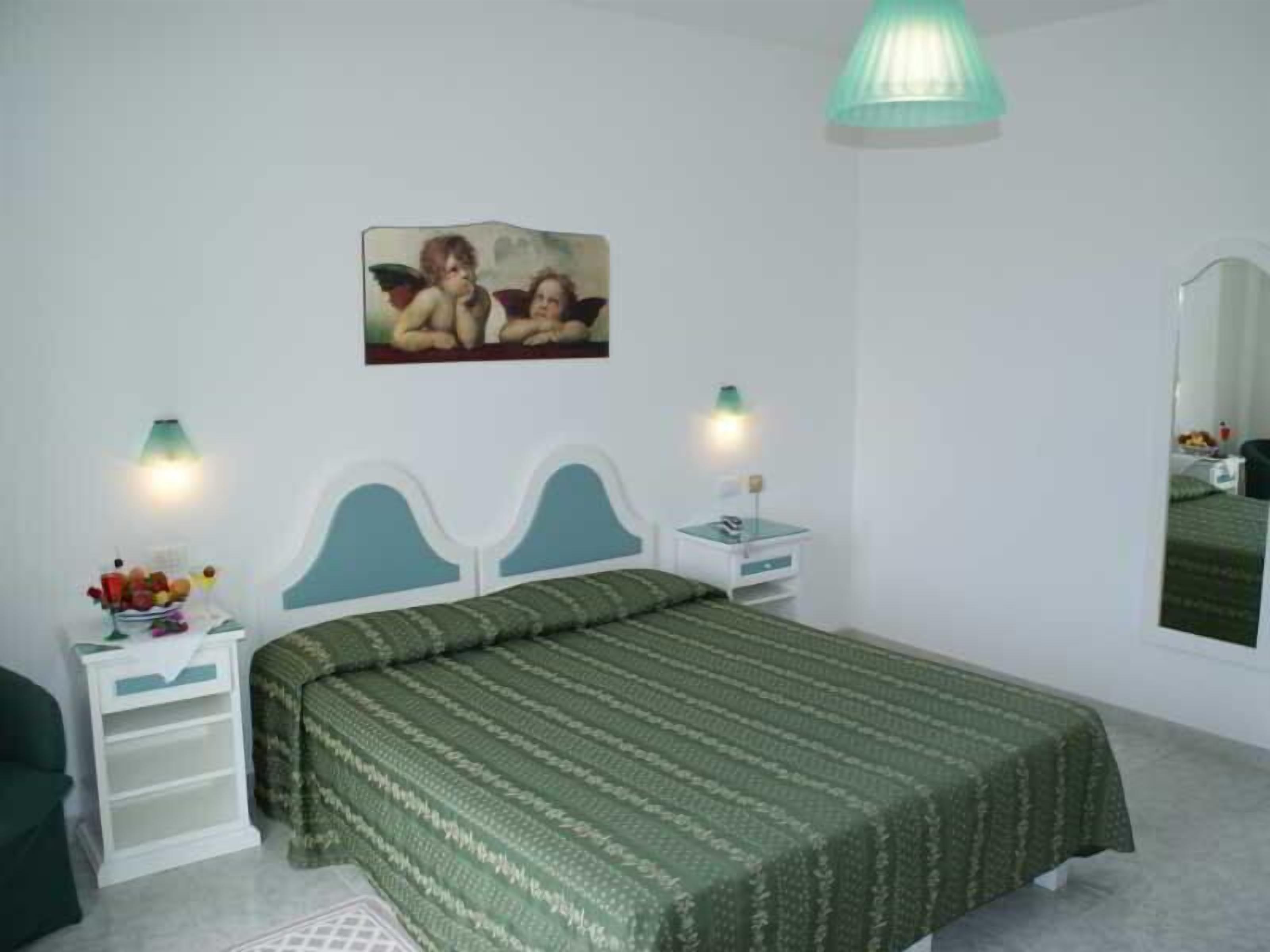 Minibar, in-room safe, desk, soundproofing
