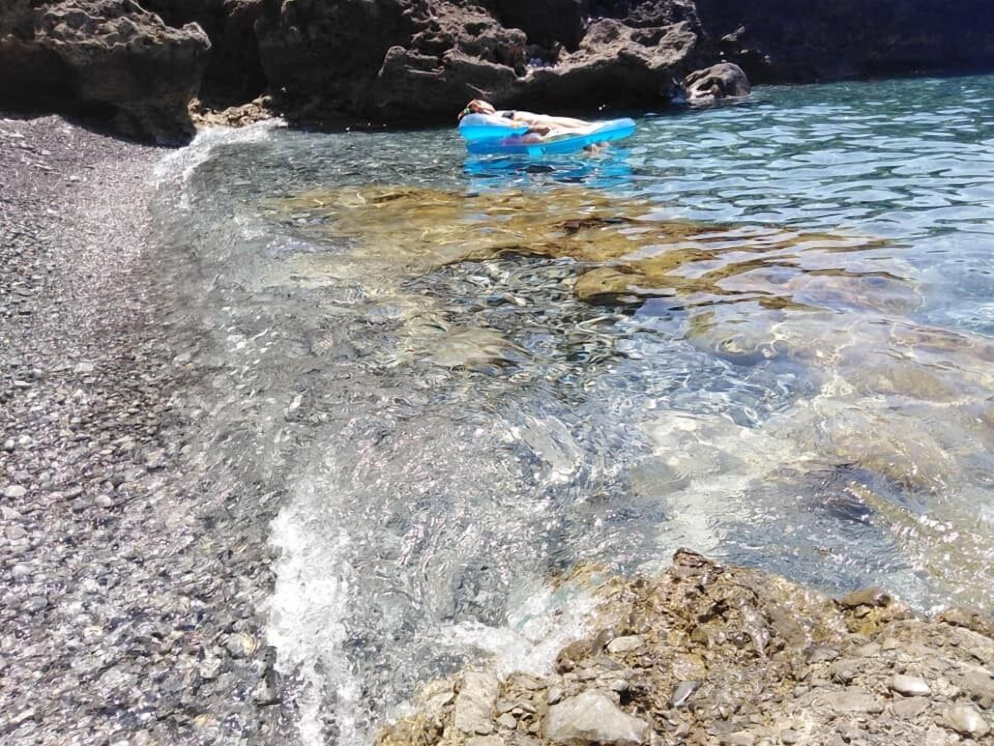 beach nearby, free beach shuttle, beach umbrellas, snorkelling