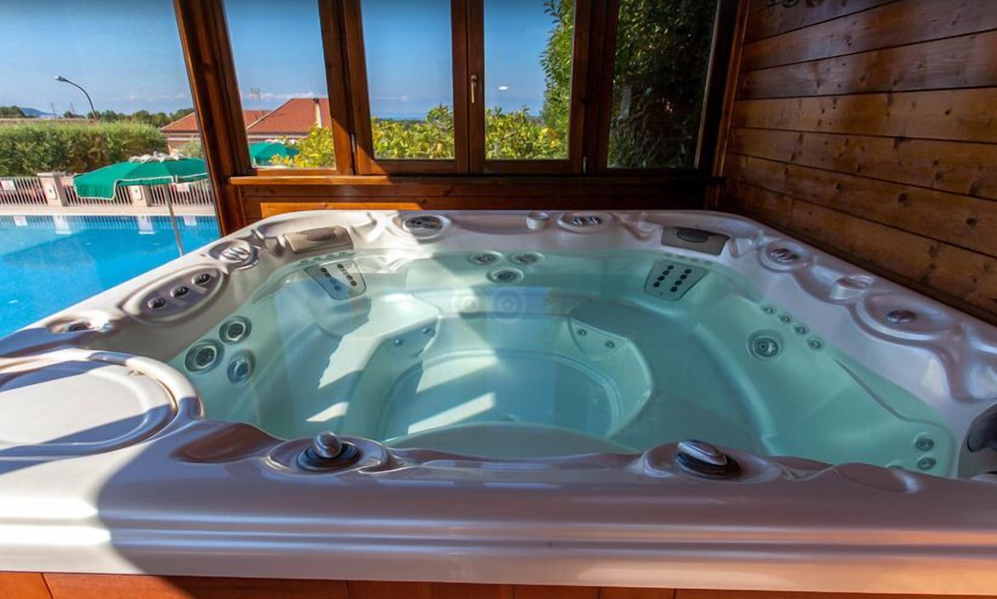 indoor spa tub