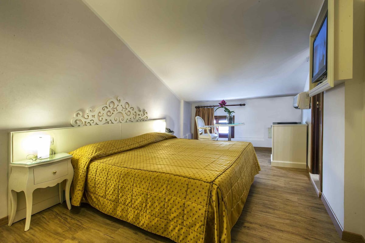 Habitación económica | 1 habitación, ropa de cama de alta calidad y edredón