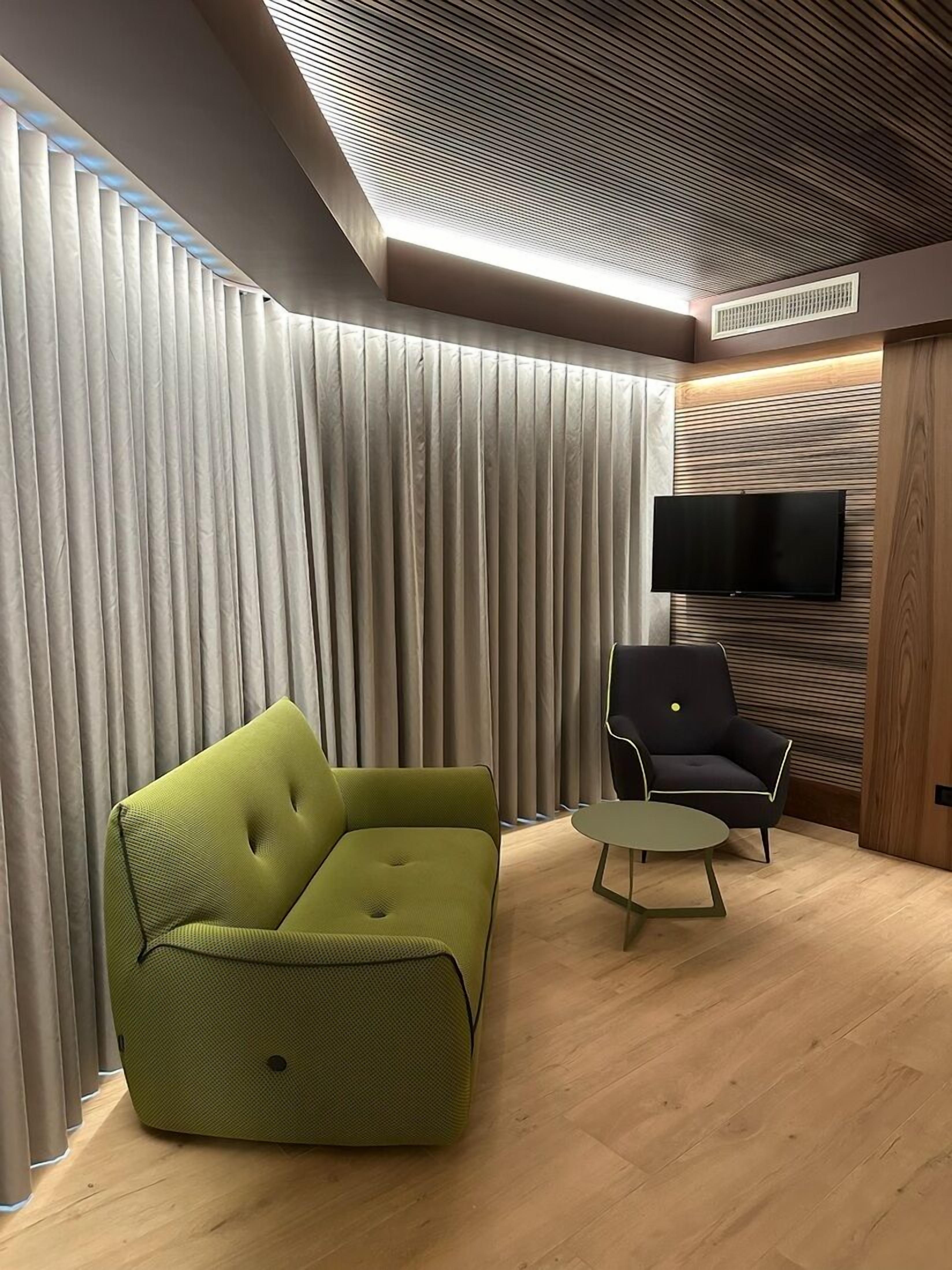 junior suite wellness lago | 1 bedroom, premium bedding, down duvets, minibar