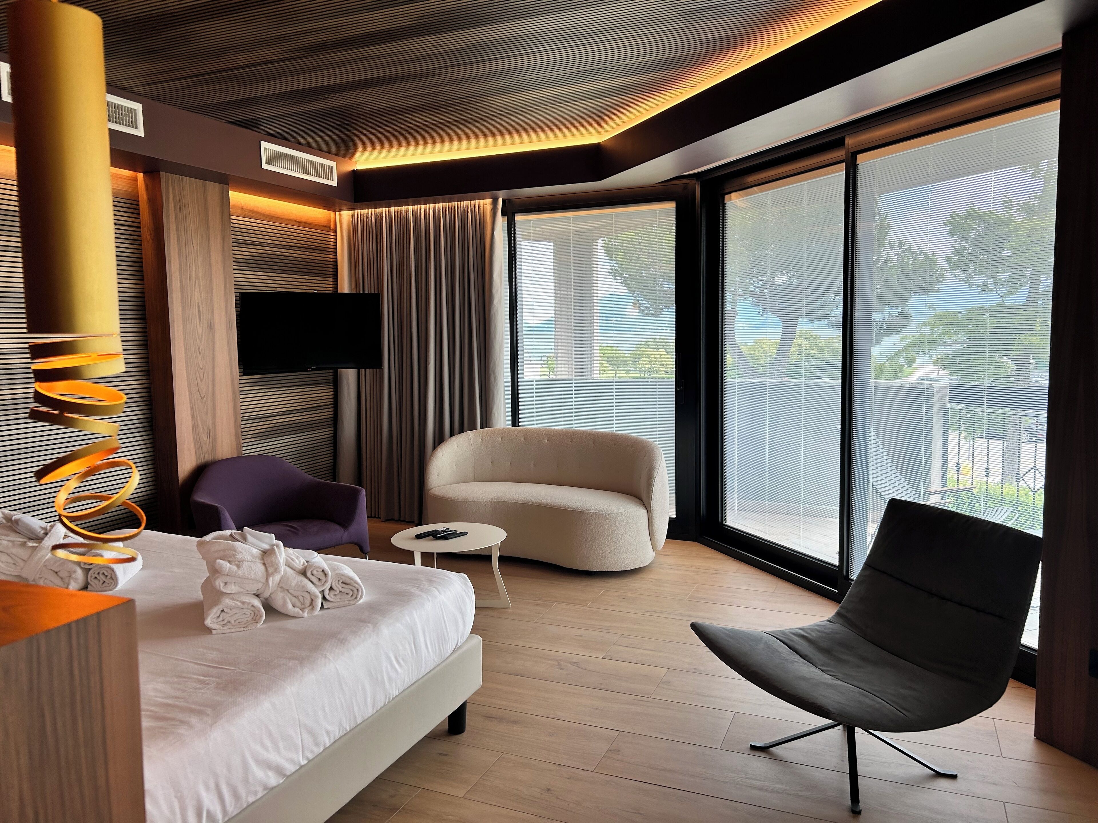 junior suite wellness lago | 1 bedroom, premium bedding, down duvets, minibar