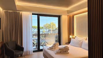 Rom – executive, tårn | Sengetøy av topp kvalitet, dundyner, minibar og safe på rommet