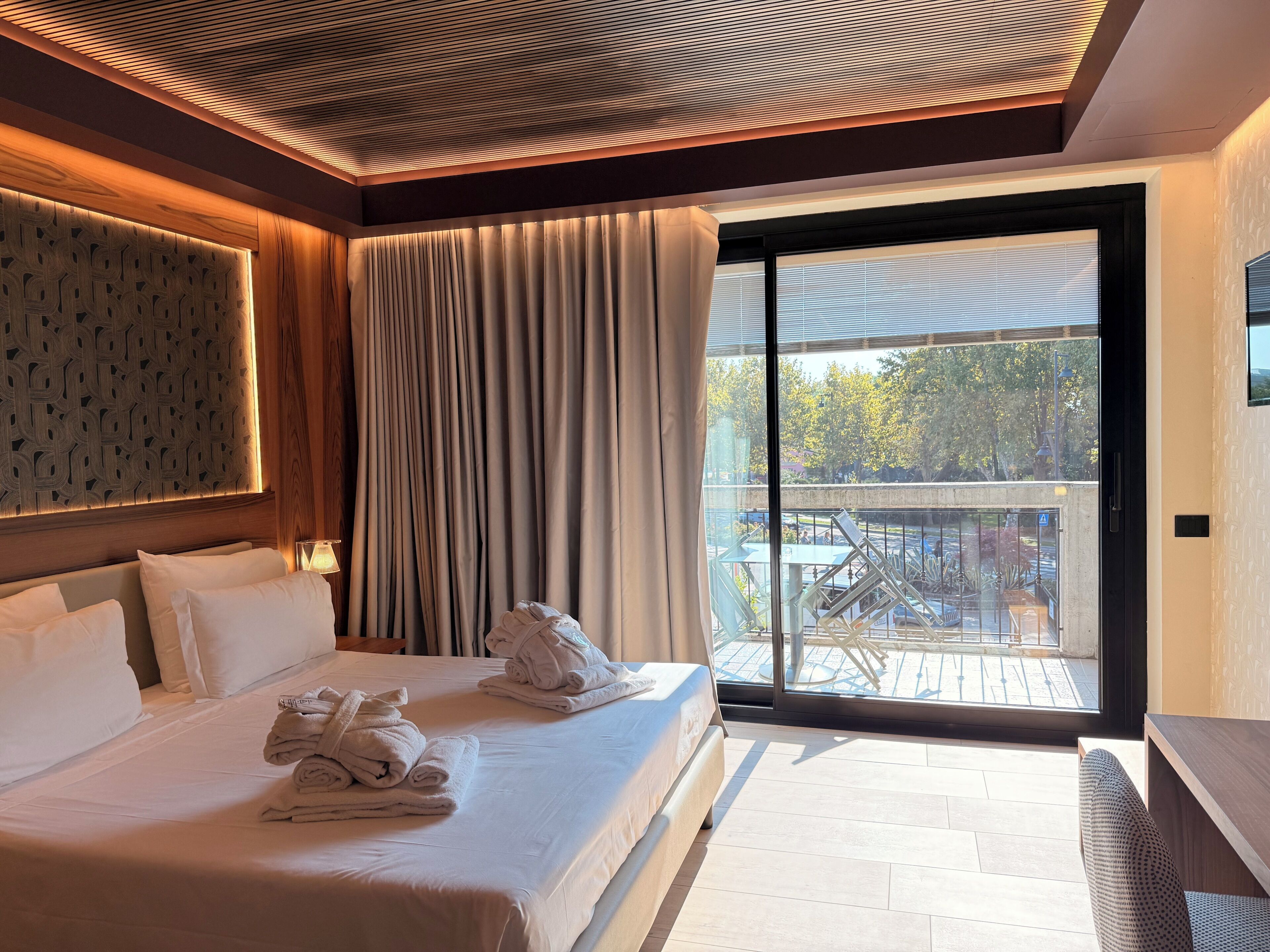 Premium bedding, down duvets, minibar, in-room safe