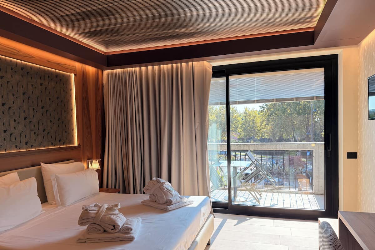 Sängtillbehör av högsta kvalitet, duntäcken och minibar