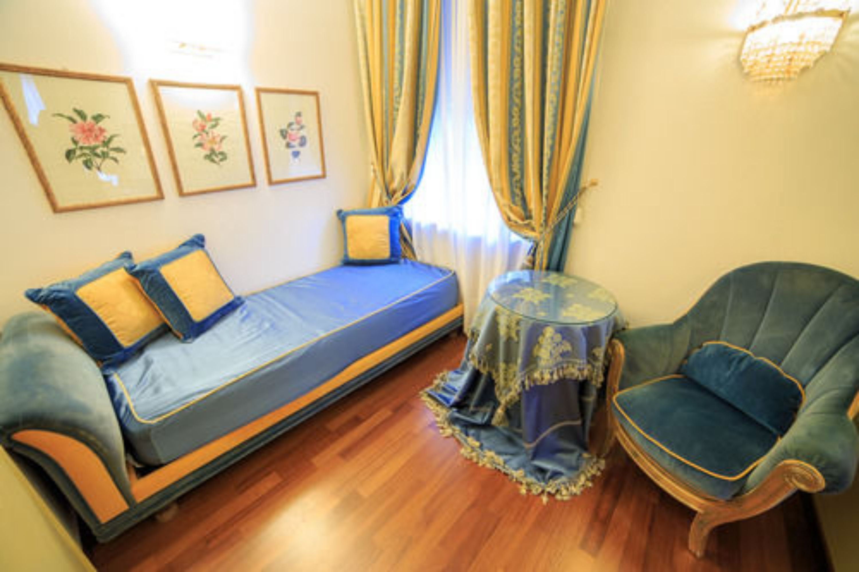 premium bedding, down duvets, minibar, in-room safe