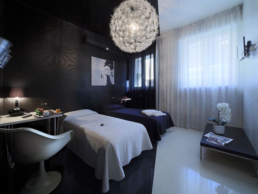 In-room safe, desk, cots/infant beds, free WiFi