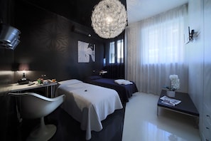 In-room safe, desk, cribs/infant beds, free WiFi