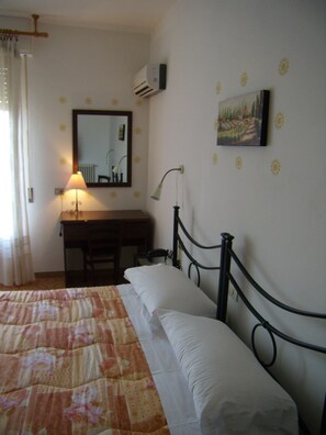In-room safe, desk, free WiFi - Hotel Sangallo (Montepulciano)