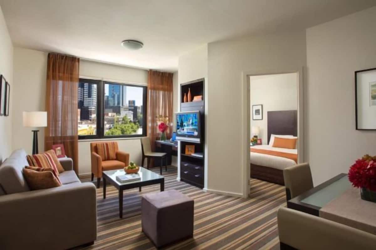 2 bedrooms, in-room safe, desk, laptop workspace