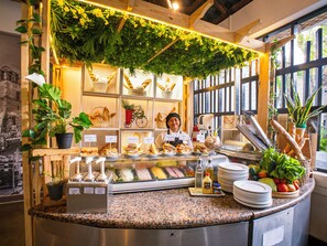4 restaurants; breakfast, lunch and dinner served  - Playa Blanca Beach Resort - All Inclusive (Rio Hato)