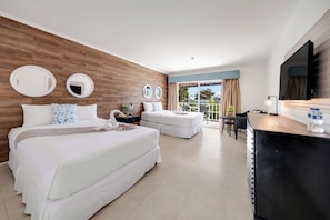 Superior Double or Twin Room (No access to the saltwater pool) | Zimmersafe, Schreibtisch, laptopgeeigneter Arbeitsplatz