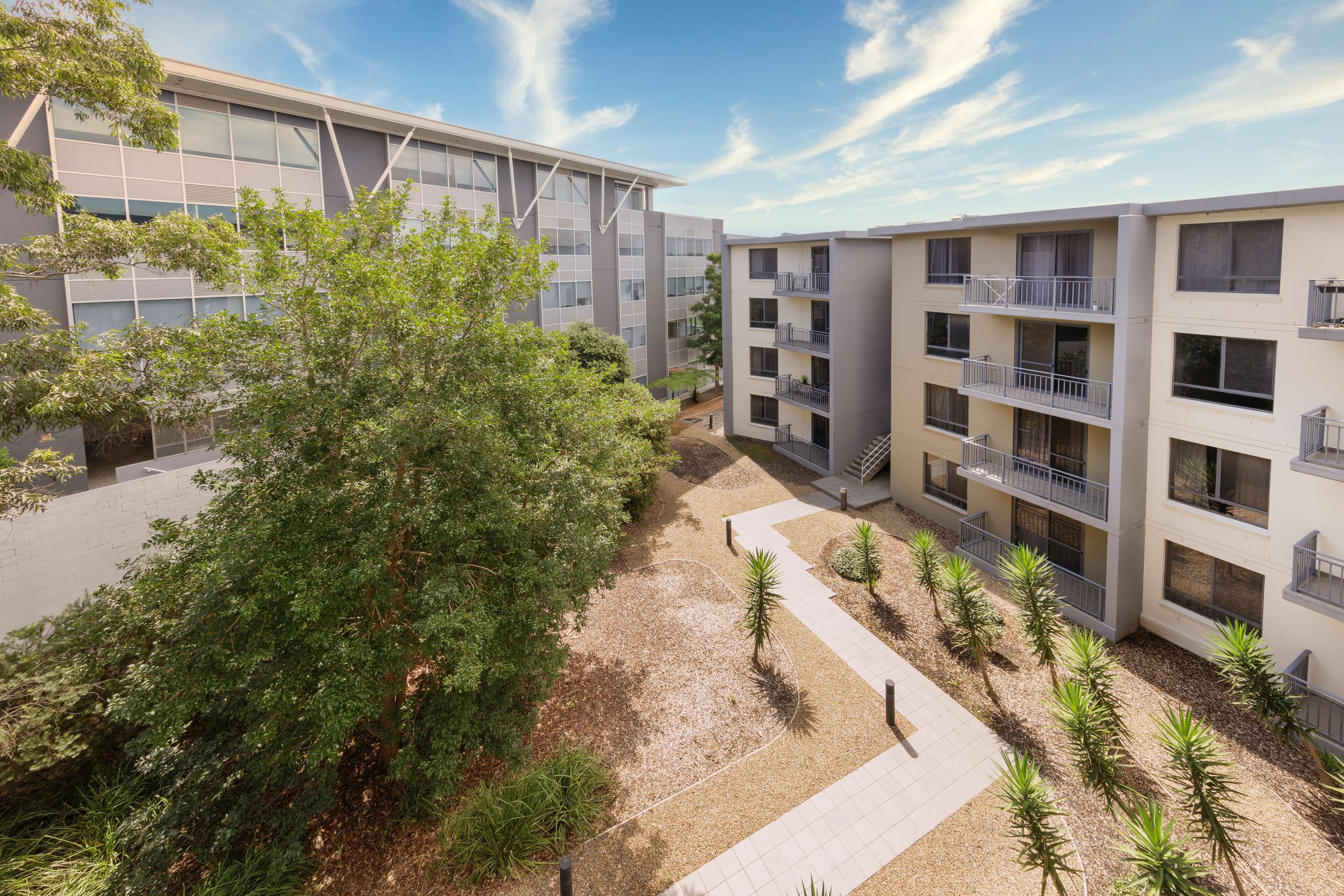 Oaks Sydney North Ryde Suites — image 27