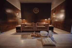 Whirlpool, Körperbehandlungen, Aromatherapie, Warmsteinmassagen