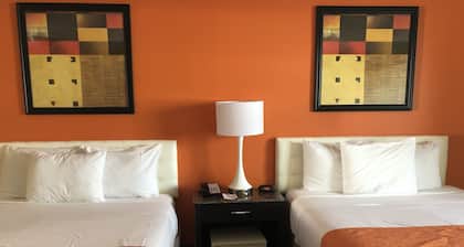 Howard Johnson by Wyndham North Bergen