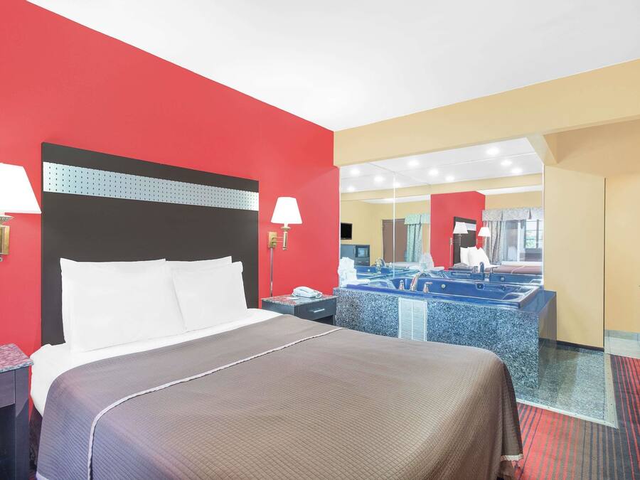 Studio Suite, 1 Queen Bed, Non Smoking | Desk, iron/ironing board, free cribs/infant beds, rollaway beds