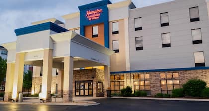 Hampton Inn & Suites Addison
